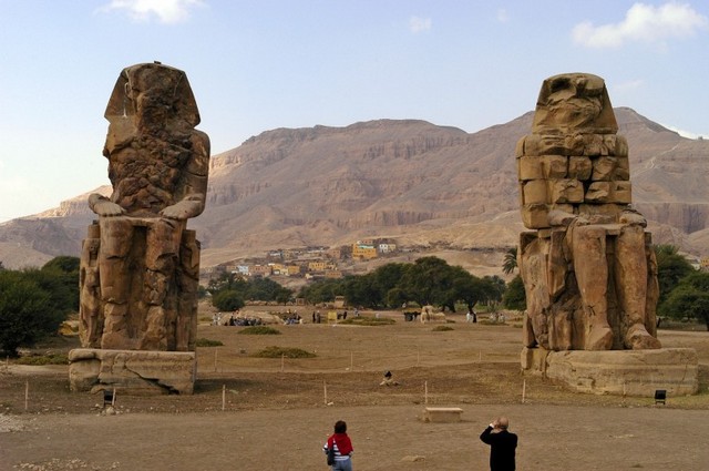 поющие колоссы мемнона