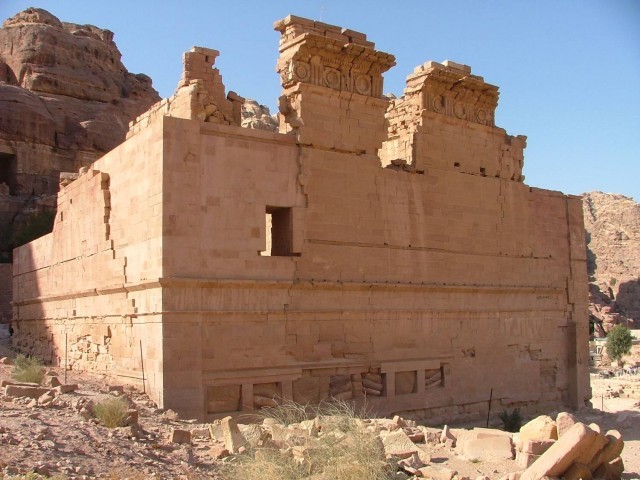 скальный город петра