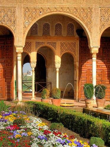 дворец альгамбра в гранаде