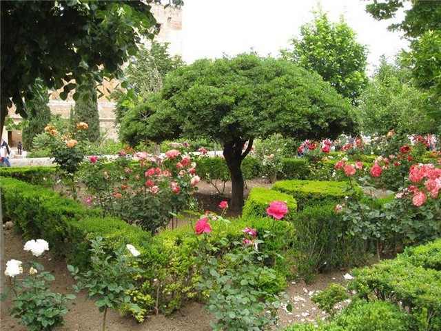 дворец альгамбра в испании